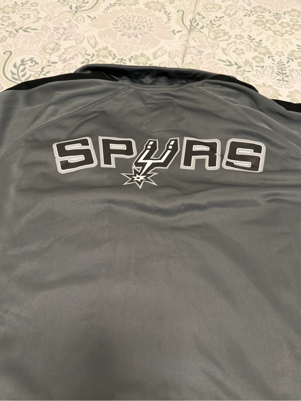 NWT- NBA San Antonio Spurs Grey Zip-Up Jacket